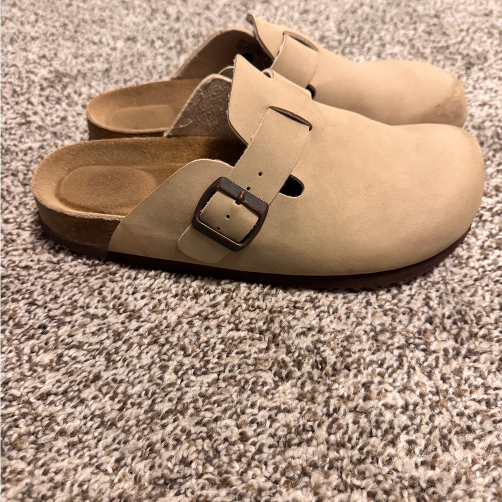 Women's Tan Slip-On clogs